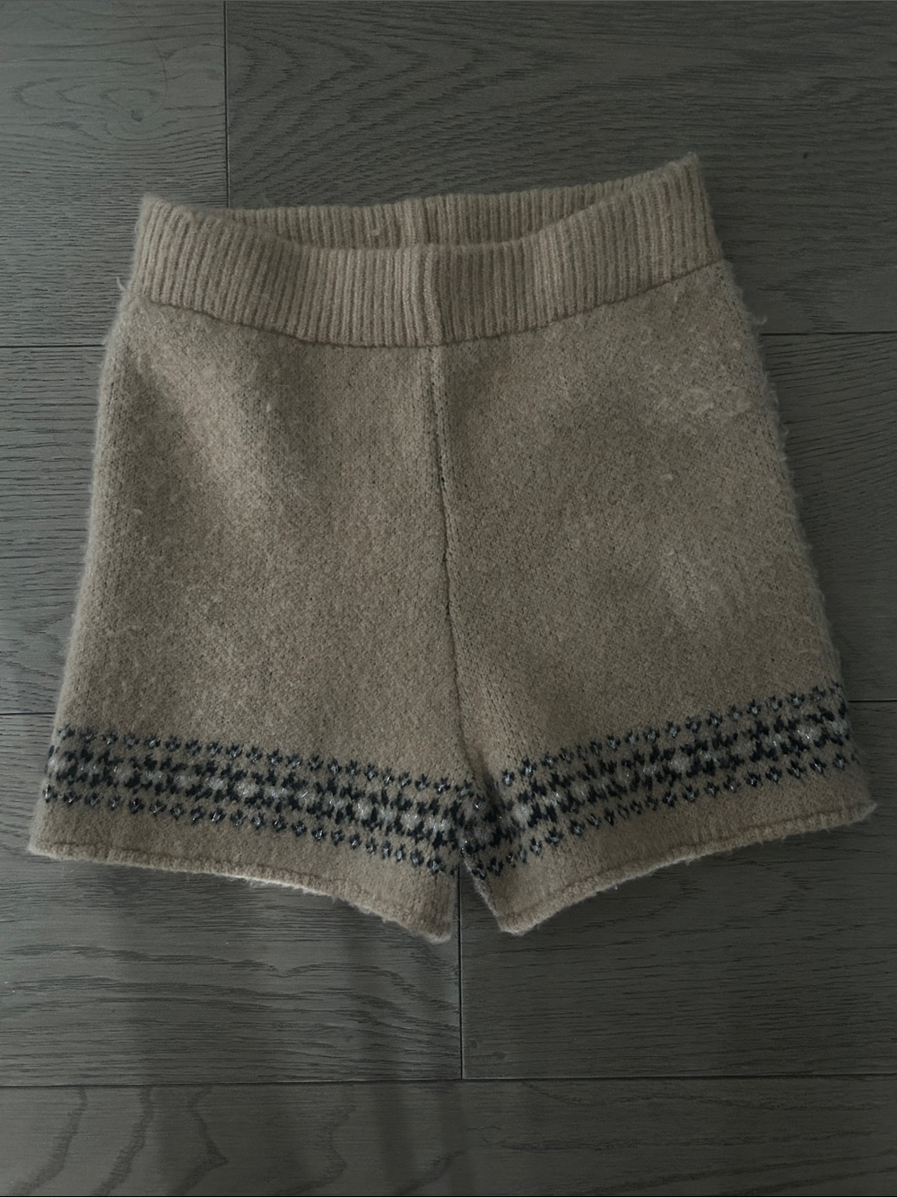 wild fable High-Waist Knit Shorts in Beige with Navy Accent